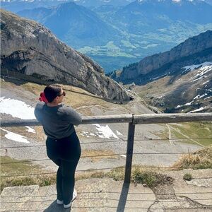 Meet your Posher, Chloe